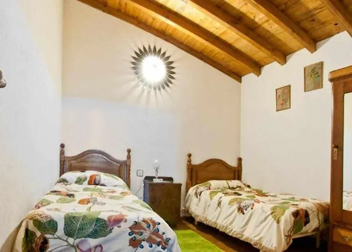 Casa Rural Lucia Es Una Casa Rural Amplia Con Pat