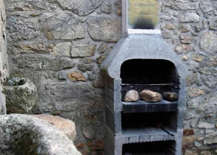 Casa Rural Lucia Es Una Casa Rural Amplia Con Pat